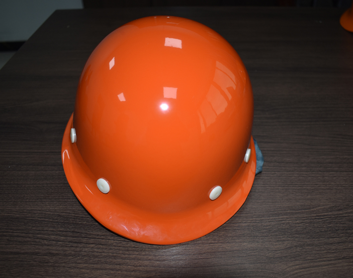 ABS安全帽和玻璃鋼安全帽都有哪些特點？